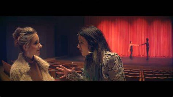 Bella Thorne Kisses Ava Caceres In Music Video For ‘Be Somebody’ – Hollywood Life