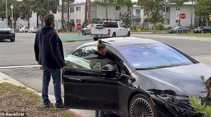 Ben Affleck Holds The Door Open For Jennifer Lopez While House Hunting In LA: Photo