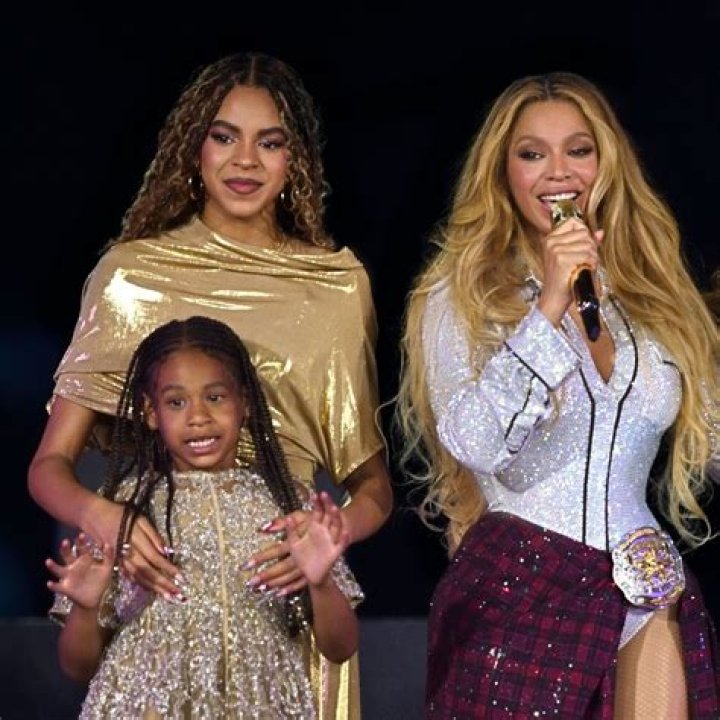 Beyonce Cuddles Up To Daughter Rumi, 6, & Her Kids In Rare Birthday Photo