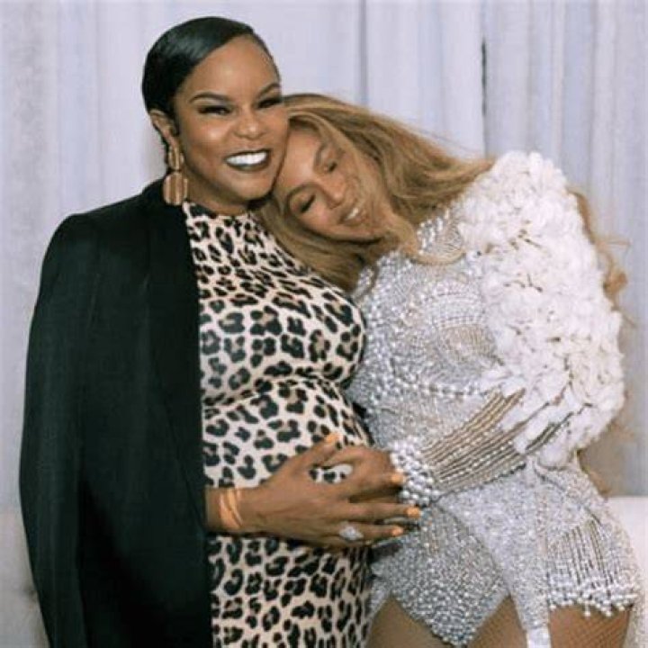 Beyonce Reunites With Destiny Child’s LeToya Luckett & Hugs Her Baby Bump: See Sweet Pic