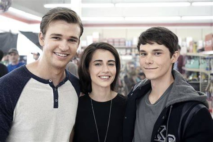 ‘Beyond’: Dilan Gwyn Teases Willa & Luke Will Get ‘Closer’ & More In Episodes Ahead