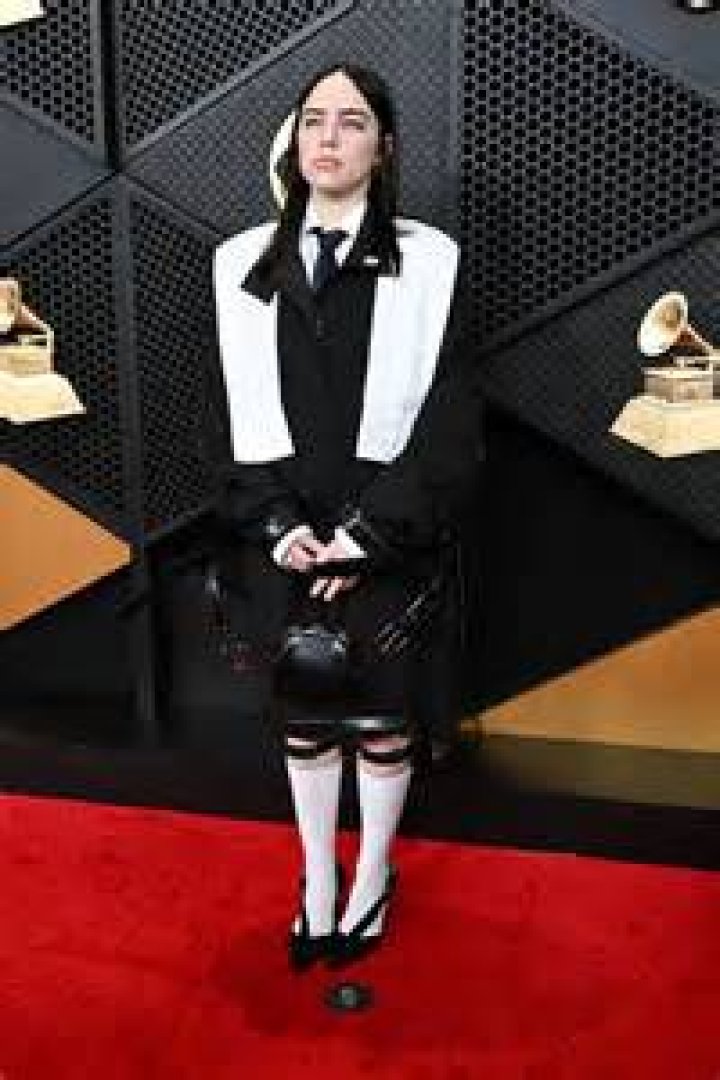 Billie Eilish Wears Yeezy Slides In Rare New Pic Out & About In L.A. – Hollywood Life