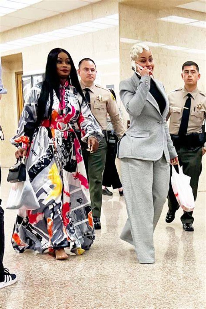 Blac Chyna’s Mom Has To Stay Away From Court After Dissing Kardashians – Hollywood Life