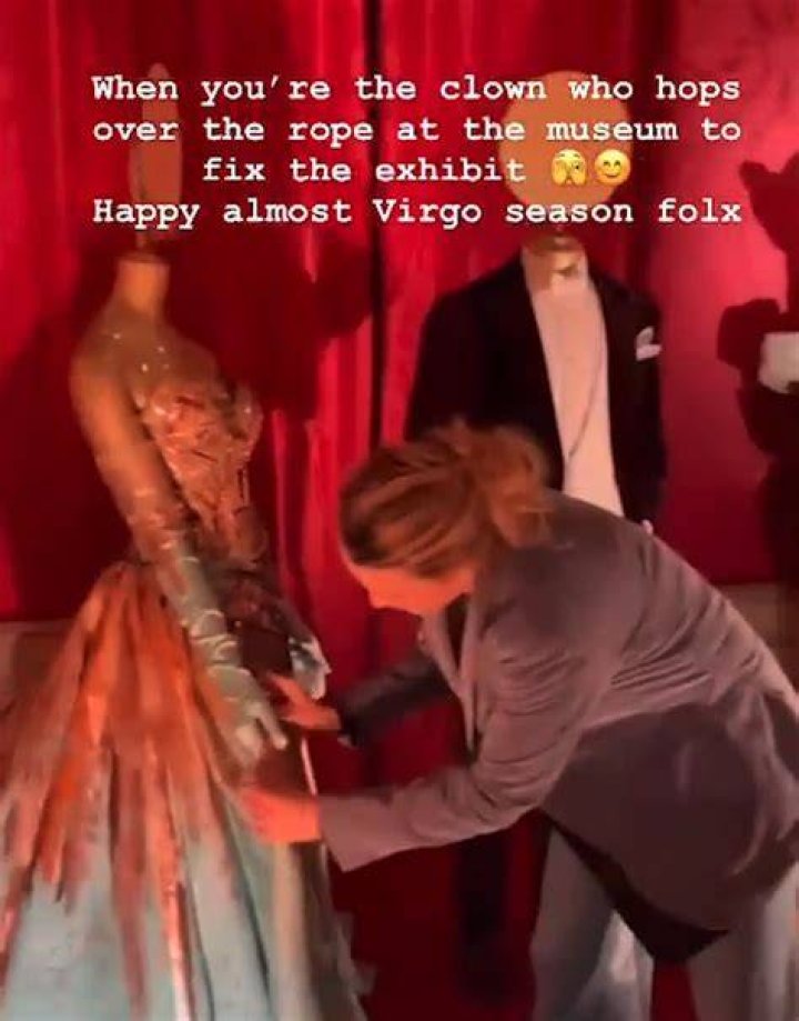 Blake Lively Jumps Museum Rope To Fix Dress On Display: Video – Hollywood Life