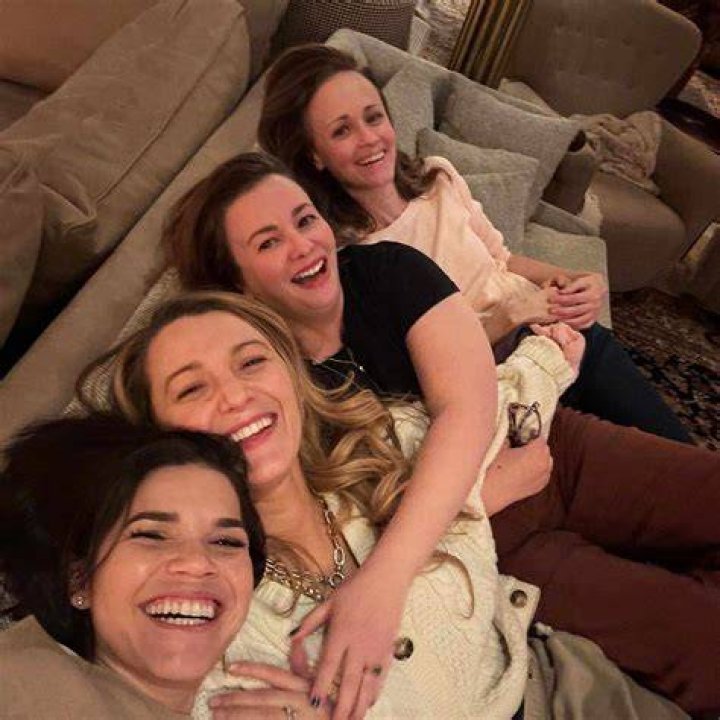Blake Lively Reunites With ‘Sisterhood Of The Traveling Pants’ Co-Star Amber Tamblyn For July 4