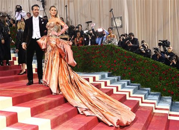 Blake Lively Rocks Red Mini Dress For Met Gala After-Party 2022 – Hollywood Life