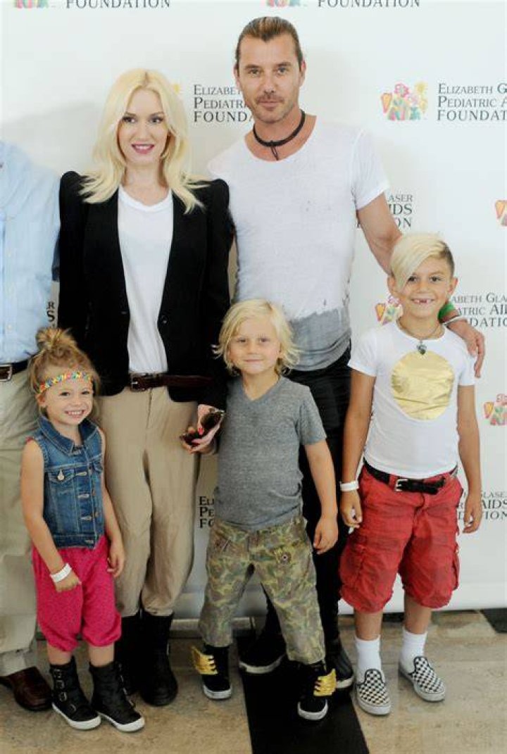 Blake Shelton Kisses Gwen Stefani As They Bring Her 3 Kids To NASCAR Race In Los Angeles