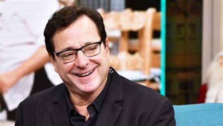 Bob Saget Smiles In Haunting Final Photo Taken Hours Before His Death – Hollywood Life