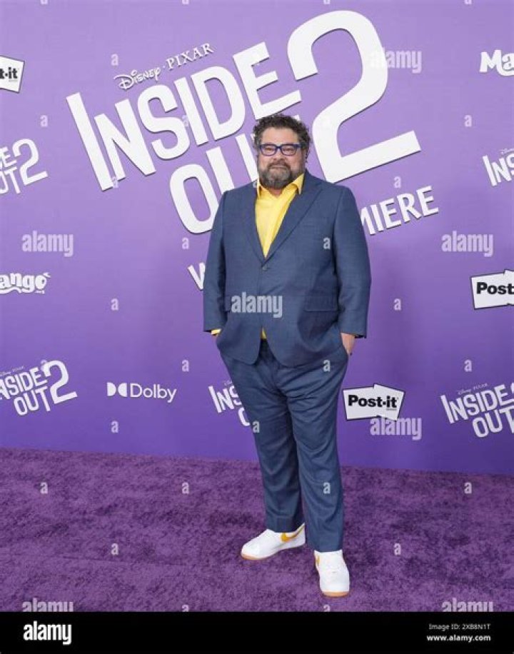 Bobby Moynihan – Hollywood Life