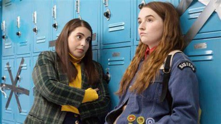‘Booksmart’ Deleted Scene: Amy Distracts The Cops So Everyone Can Sneak Out — Watch
