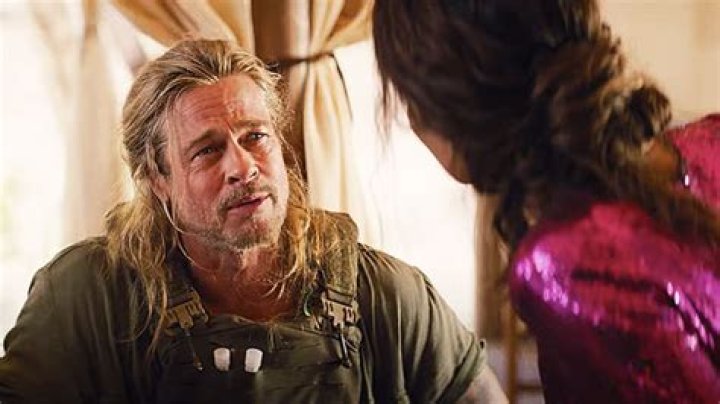 Brad Pitt Flirts With Sandra Bullock — Watch – Hollywood Life