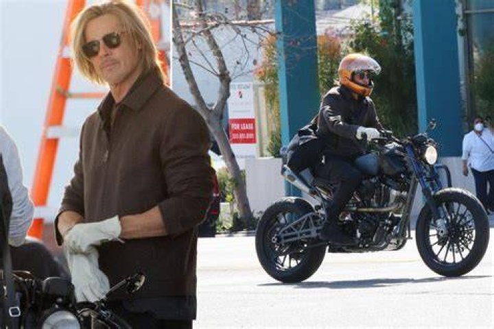 Brad Pitt Takes Selfie With Fan While On His Motorcycle In LA — Pic – Hollywood Life