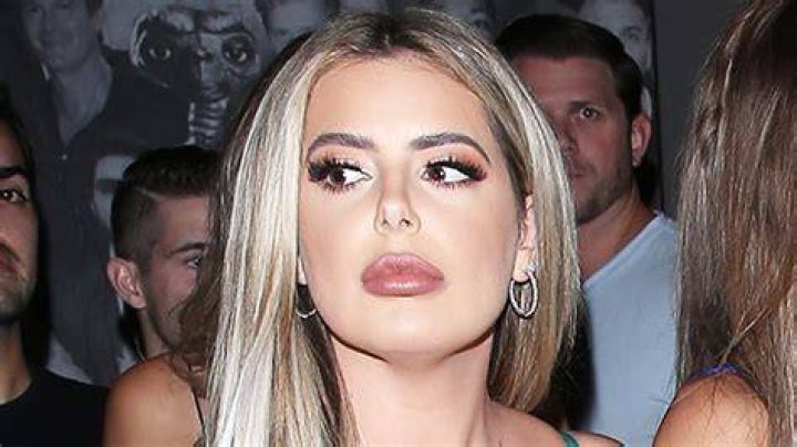 Brielle Biermann Posts Pics Of Swollen Lips From Jaw Surgery Last Year – Hollywood Life