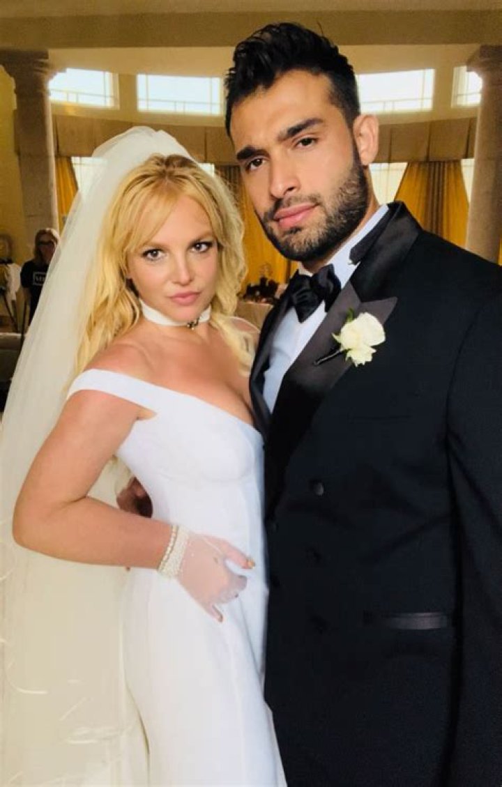 Britney Spears Had A Panic Attack Before Wedding To Sam Asghari – Hollywood Life
