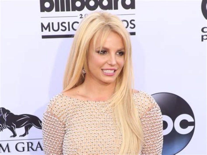 Britney Spears Rocks Bikini & Debuts Short Hair Makeover In Return To Instagram