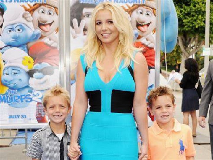 Britney Spears’ Sons Sean, 16, & Jayden, 15, Are ‘Thrilled’ She’s Pregnant