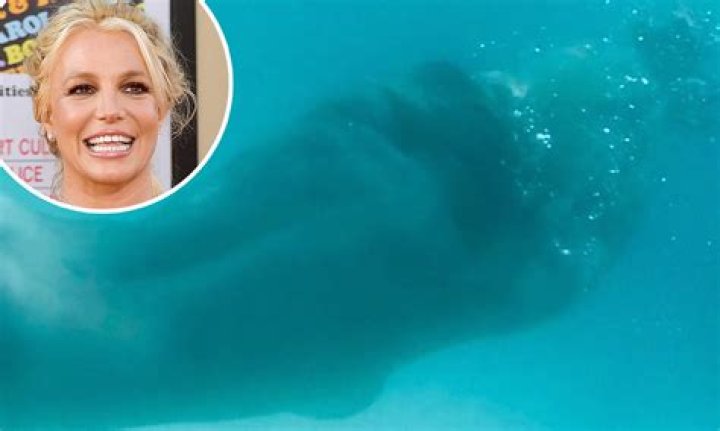 Britney Spears Swims Naked Underwater In New Pics – Hollywood Life