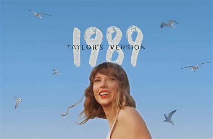 Brittany Mahomes Supports Taylor Swift’s ‘1989 (Taylor’s Version)’ – Hollywood Life
