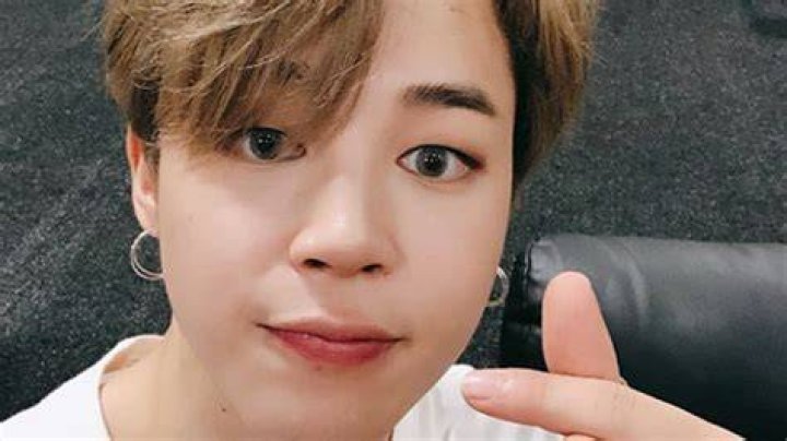 BTS’ Jimin Celebrates Birthday & Fans Send Major Love — Tweets – Hollywood Life