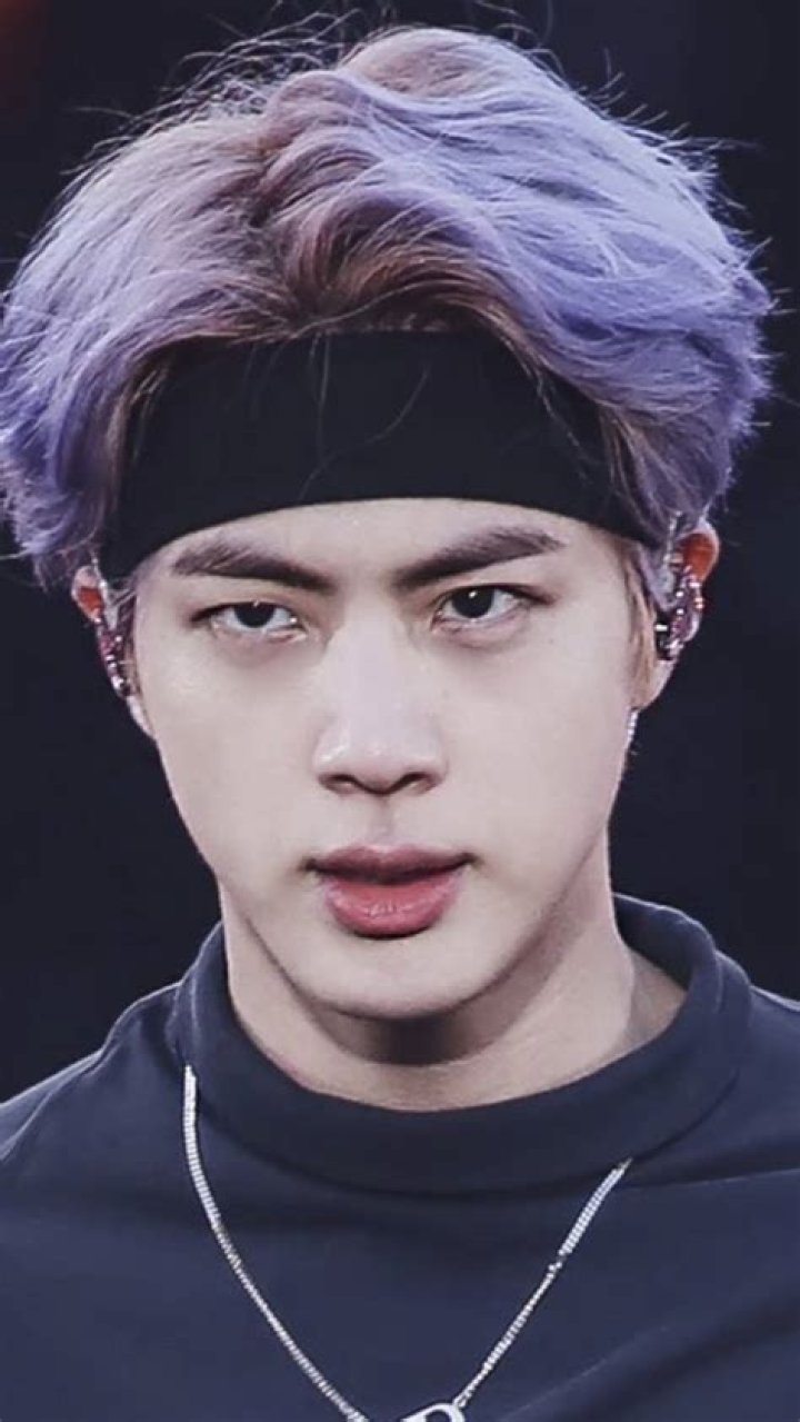 BTS’ Jin Debuts Purple Hair At Wembley Stadium & Fans Love It – Hollywood Life