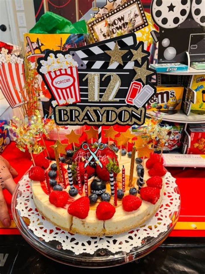 Cake Photo – Hollywood Life