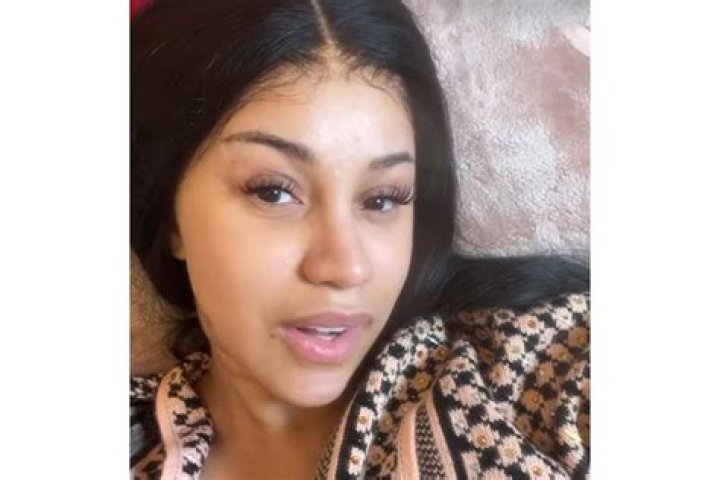 Cardi B Goes Makeup-Free & Looks Flawless As She Playfully Twerks On Private Jet – Watch