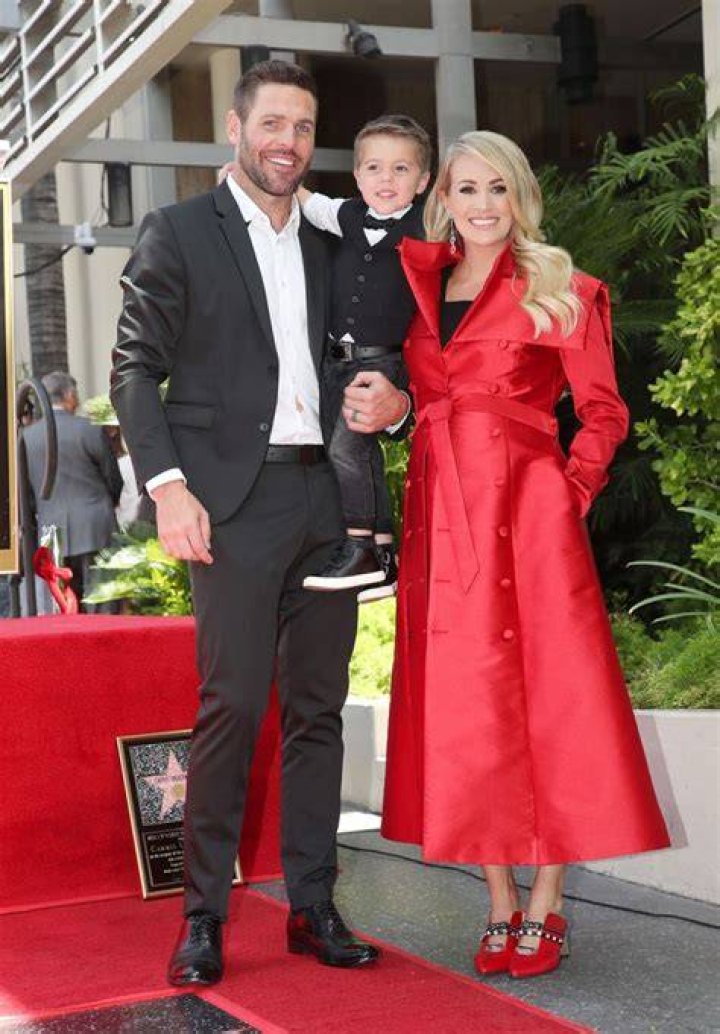 Carrie Underwood Family Pictures — See The Singer’s Husband & Son – Hollywood Life