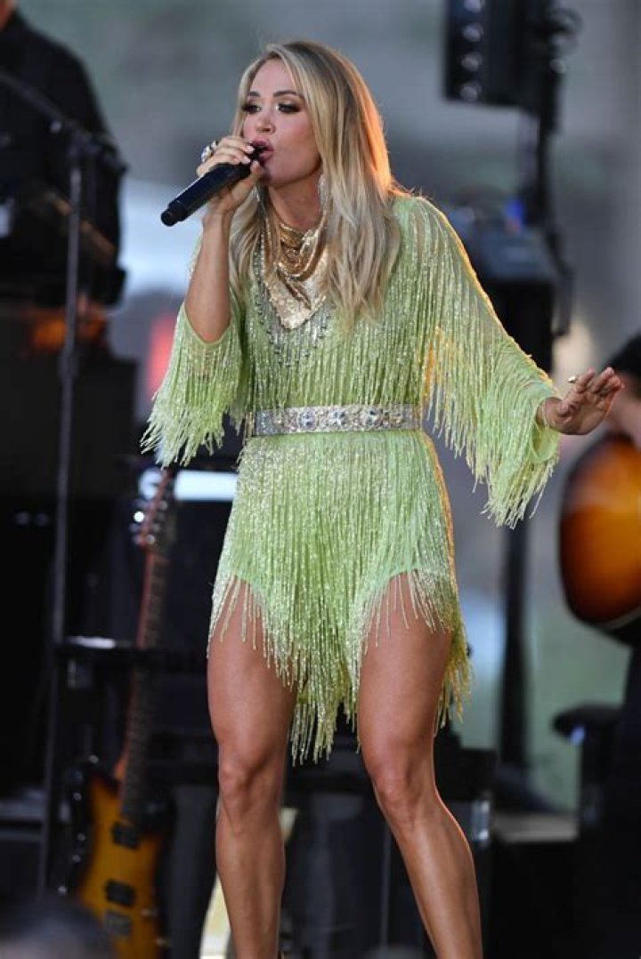 Carrie Underwood Rocks Sexy Green Mini Dress For Pandora Holiday Performance — See Pics