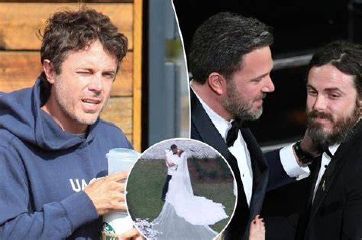 Casey Affleck Not Attending Ben & J.Lo’s Wedding & Spotted At L.A. Starbucks Day-Of