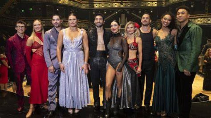 Cast Photos For Season 33 – Hollywood Life