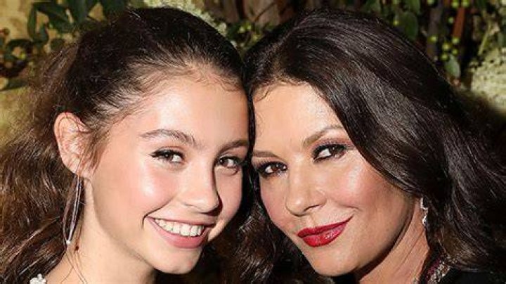 Catherine Zeta Jones’ Daughter, Carys Douglas, 15, Looks Like A Model – Hollywood Life