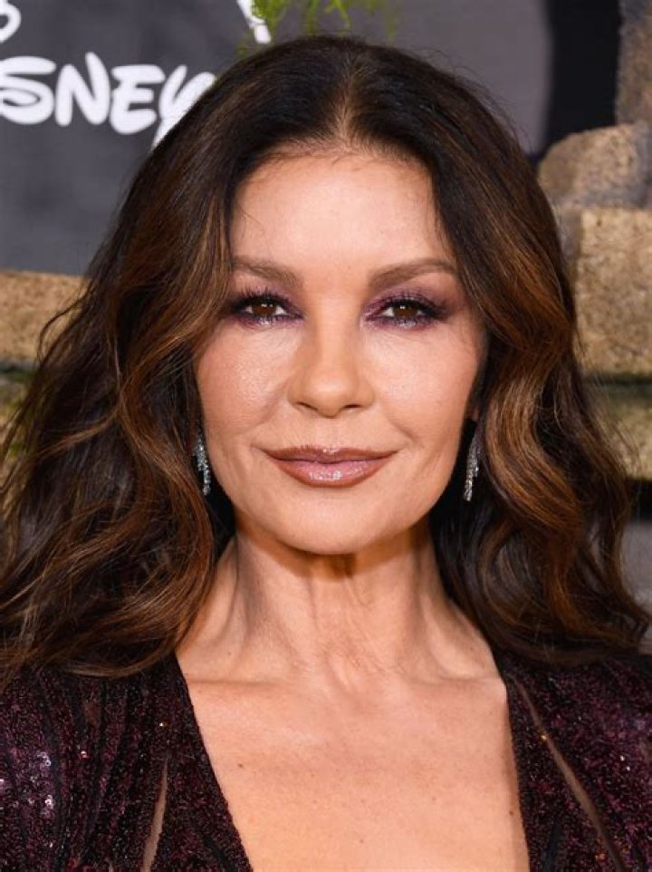 Catherine Zeta-Jones Reveals Her Natural Curly Hair In New Photo – Hollywood Life