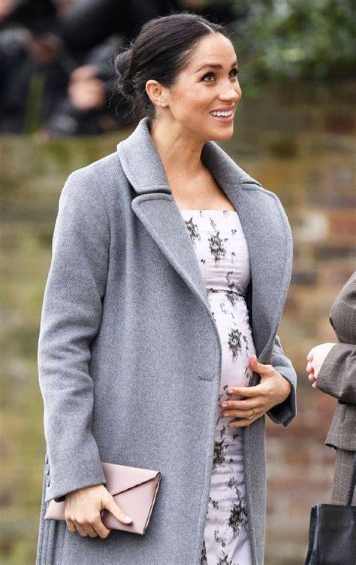 Celeb Moms Cradling Baby Bumps: Photos