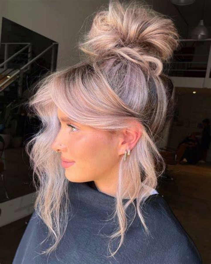Celeb Stylist Michael Dueñas’ Tips For The Perfect Messy Bun: Exact Steps To Get The Cute Look For Spring