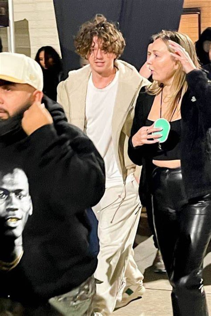 Celebrities At Kanye West & Drake’s Larry Hoover Concert: Photos – Hollywood Life