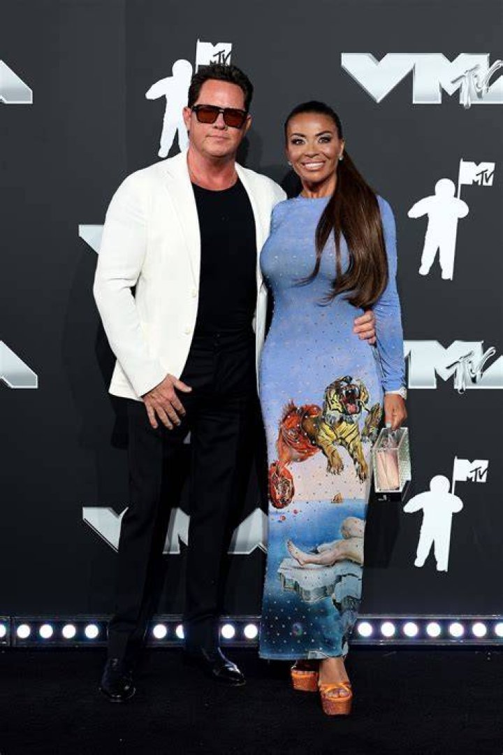 Celebrities At The 2017 MTV VMAs — Cutest Couples On The Video Music Awards Red Carpet