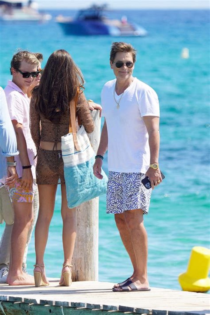 Celebrities During Summer Vacation 2022: Photos – Hollywood Life