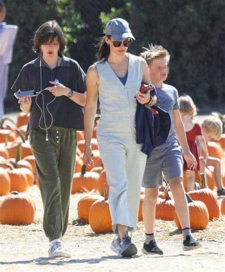 Celebrity Kids at Pumpkin Patches: Photos – Hollywood Life