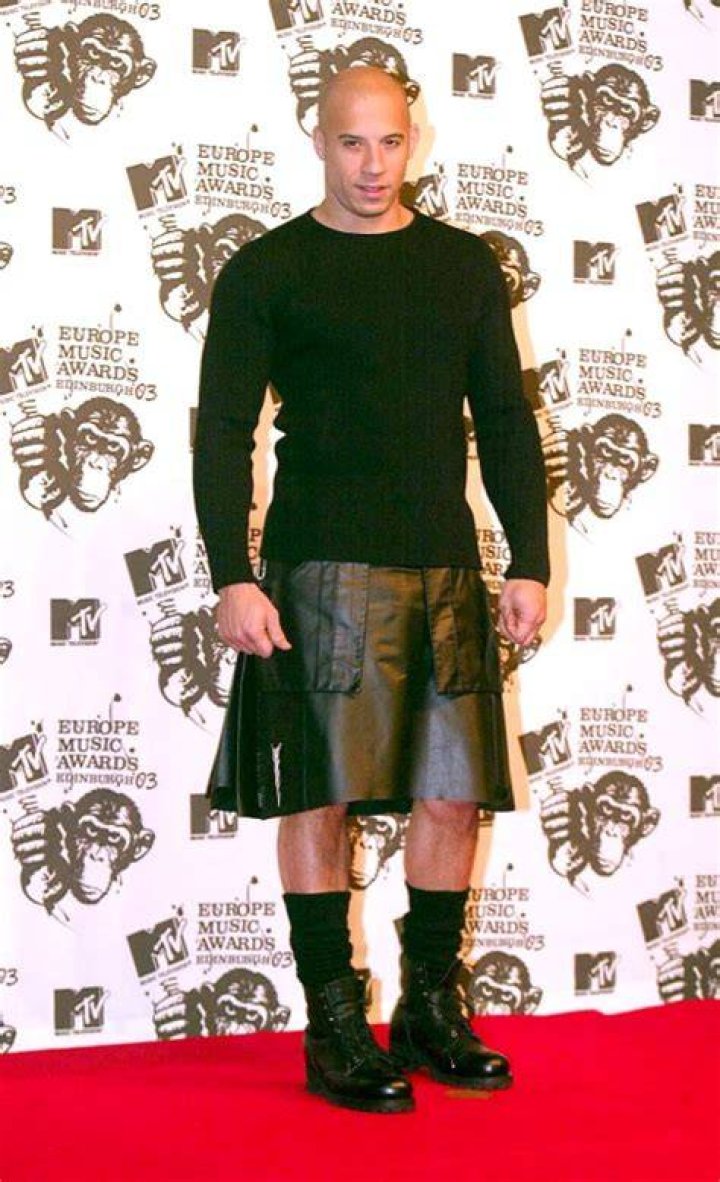 Celebrity Men In Skirts: Photos – Hollywood Life