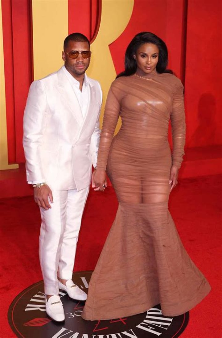 Celebs Reveal Post Baby Bodies In Sexy Outfits