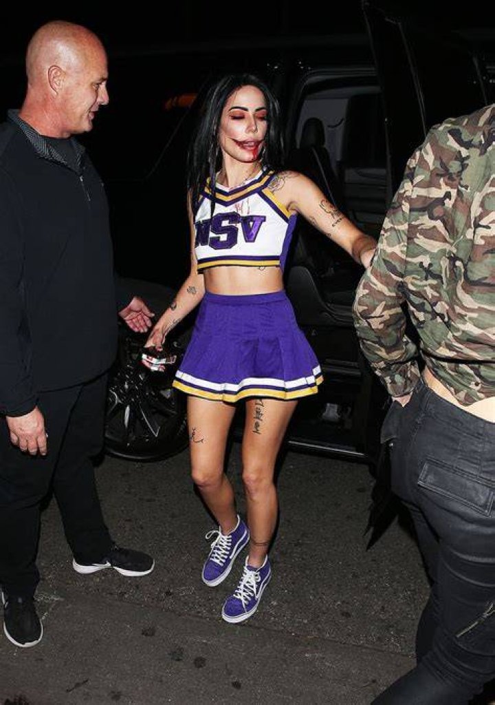 Celebs Showing Off Abs For Halloween 2018 — PICS
