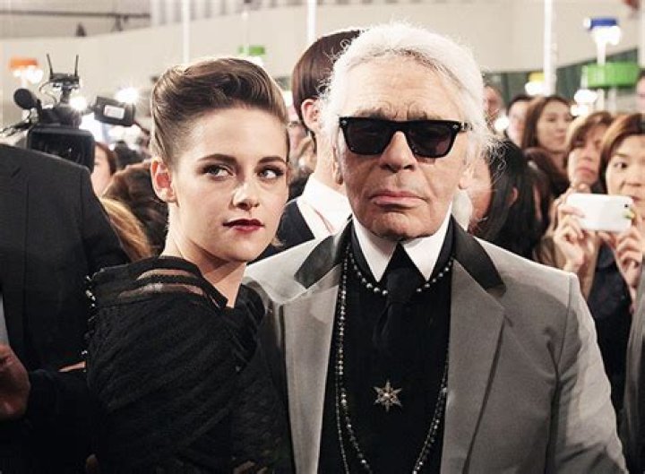 Chanel Muse Steps Out Before Karl Lagerfeld Passing – Hollywood Life