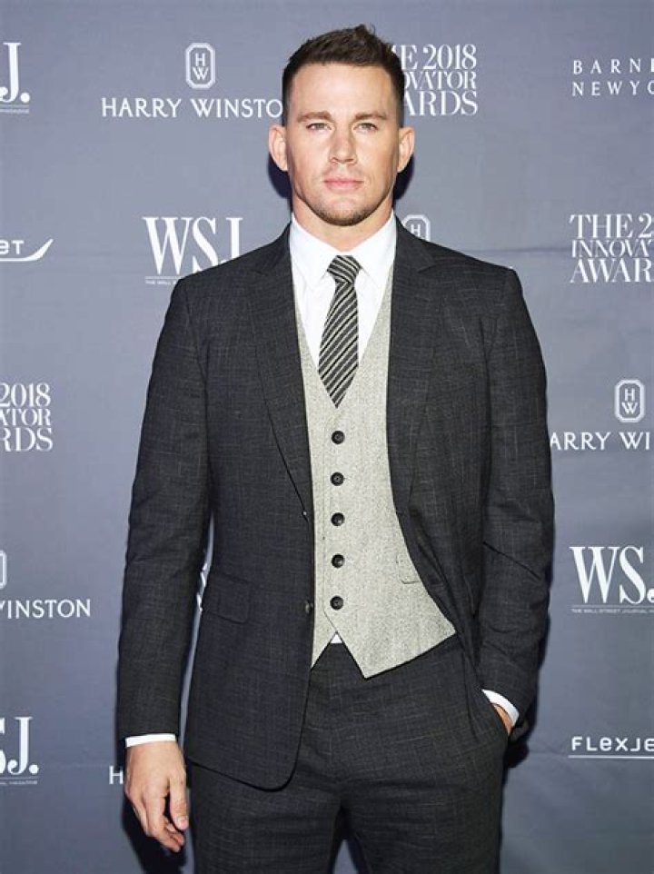 Channing Tatum Makes Zoe Kravitz Laugh On Their Cute Coffee Date In NYC — Photos