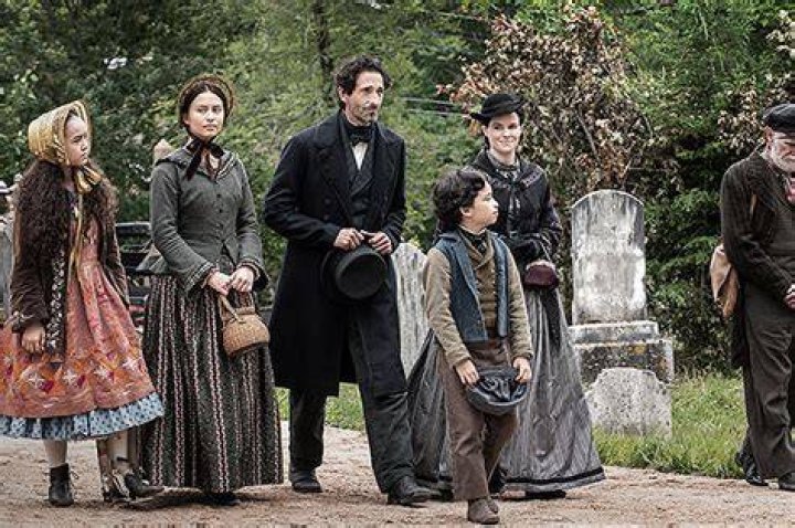 ‘Chapelwaite’ Breakout Star Jennifer Ens: Honor Boone Will ‘Fight For Her Family’