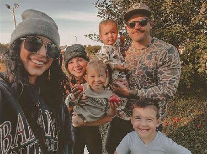 Chelsea Houska Rocks Little Black Dress On Golf Outing With Hubby Cole DeBoer
