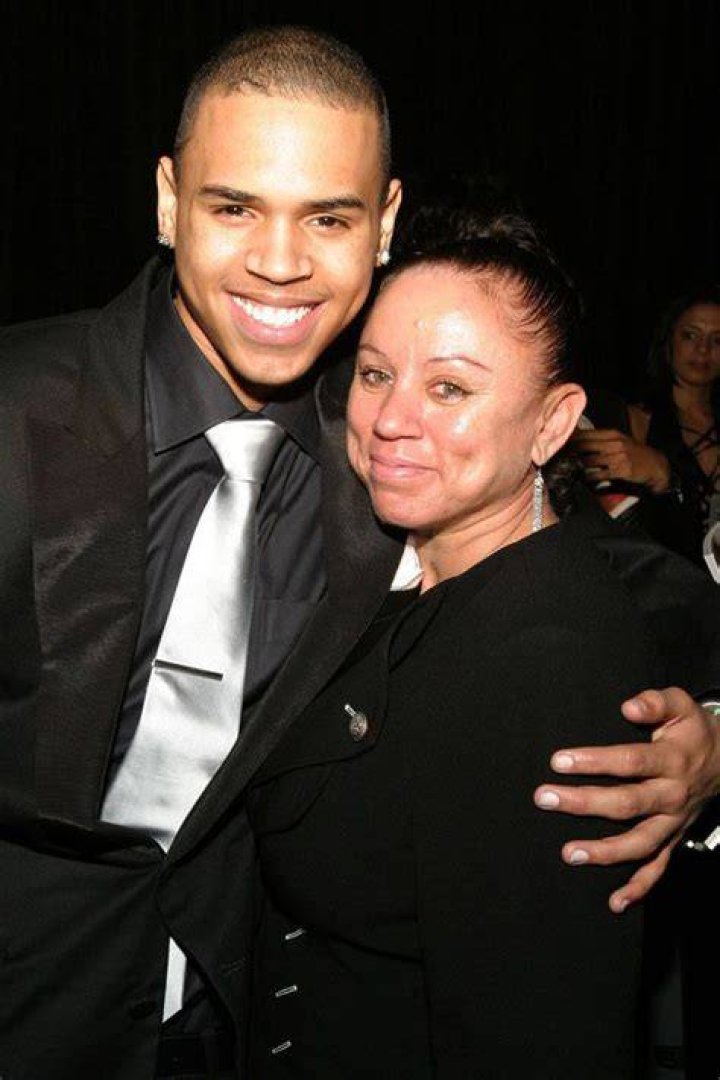 Chris Brown: Trying To Repair Relationship With His Mom In Rehab