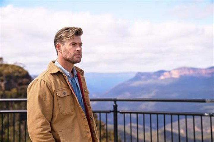 Chris Hemsworth Takes Acting Break Following Alzheimer’s News – Hollywood Life