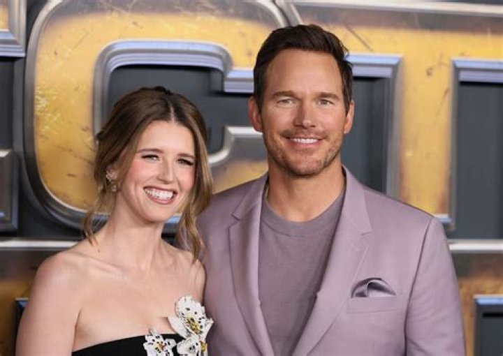 Chris Pratt & Katherine Schwarzenegger Can’t Stop Smiling While Out & About 3 Days After Wedding