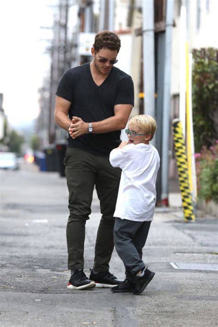 Chris Pratt & Son Jack, 6, Play Rock, Paper, Scissors As They Get Ice Cream With Katherine Schwarzenegger