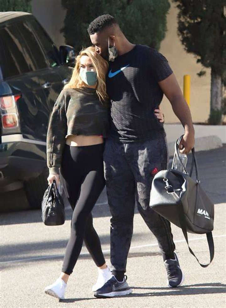 Chrishell Stause & DWTS’ Keo Motsepe Passionately Kiss On Double Date With Gleb Savchenko